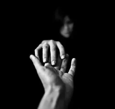 西檬之家字母圈中“挠痒”的艺术与心理探索指南 一